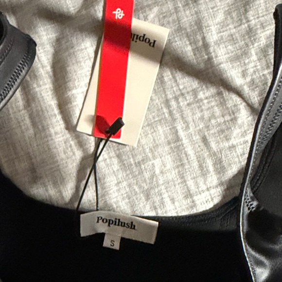 Chic Black Lace-Trim Bodysuit - Picture 5 of 5